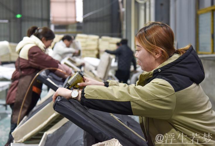 外贸企业假日出口忙 外贸企业假日出口忙